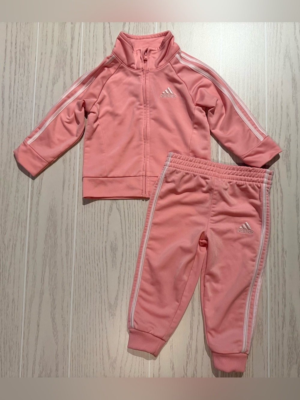 Adidas Baby Girls 12M Pink 2 Piece Tracksuit Jacket Jogger Pants 3 Stripes